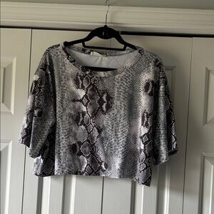 Peach Love California Black and Gray Snake Print Crop Top